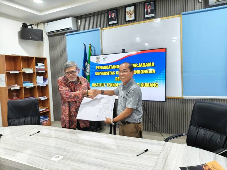 Prof. Agus Pakpahan dan CU Keling Kumang : Ketika yang Kecil Mengajari yang Besar